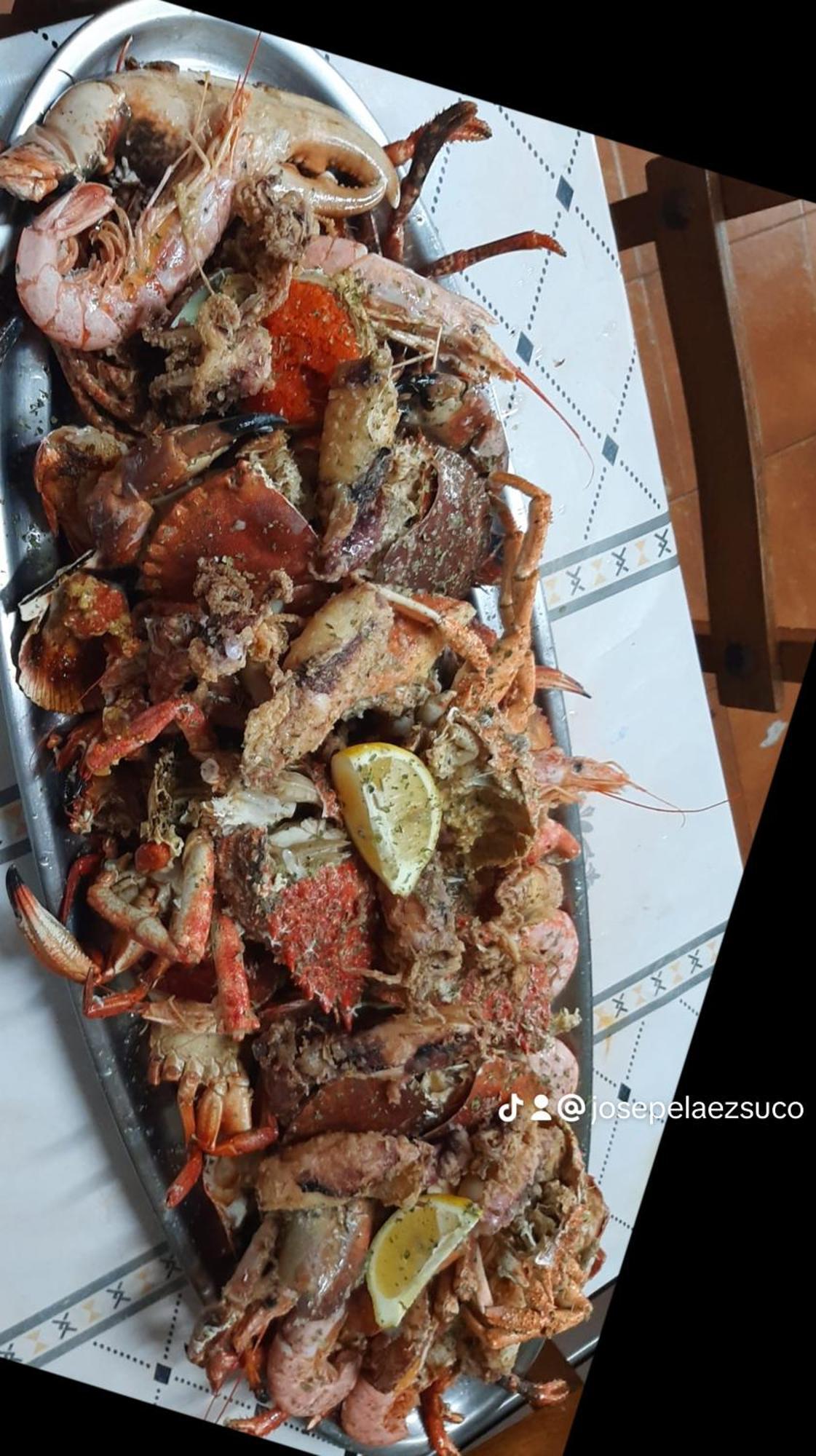 Hotel Restaurante El Fornon Новельяна Экстерьер фото